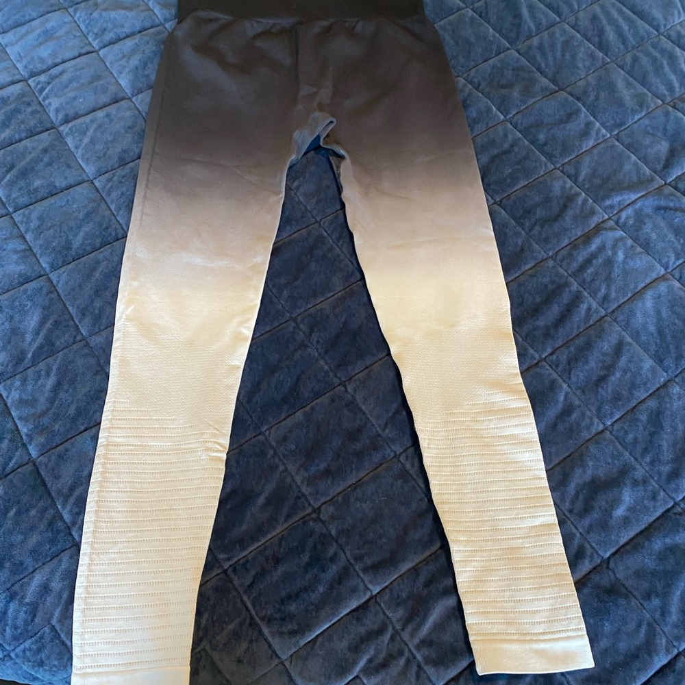 ZYIA Black and White Ombré Performance 7/8 Leggings